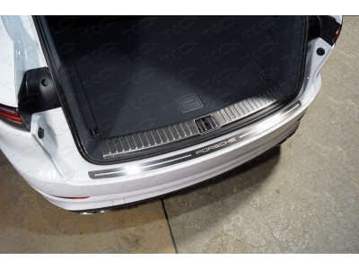 Накладка на задний бампер шлифованный лист надпись Porsche ТСС для Porsche Cayenne Turbo 2018-2021