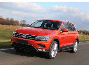 Пороги алюминиевые Rival Black New для Volkswagen Tiguan № F173ALB.5802.4